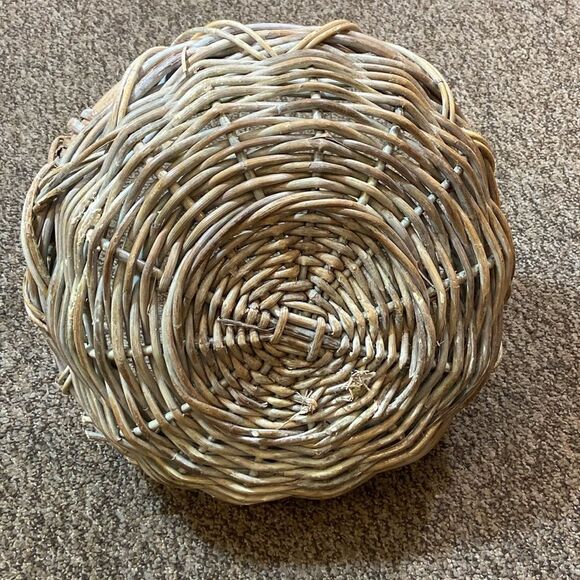 Rustic Primitive Home Decor Organized Tan Basket with Handle Wicker And Bamboo - Picture 6 of 15